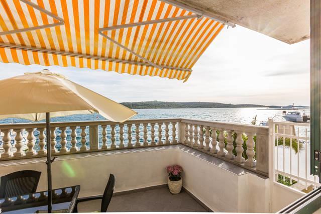 Apartment Masa Pirovac Ngoại thất bức ảnh